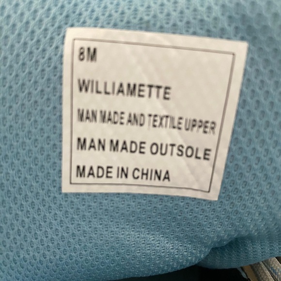 Eddie Bauer NWT woman’s size 8 lightweight, mid height, hiking boot - Picture 8 of 9